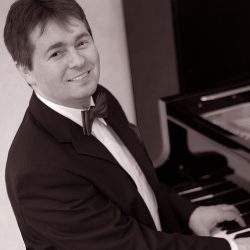 Pianist Nicolai Thein